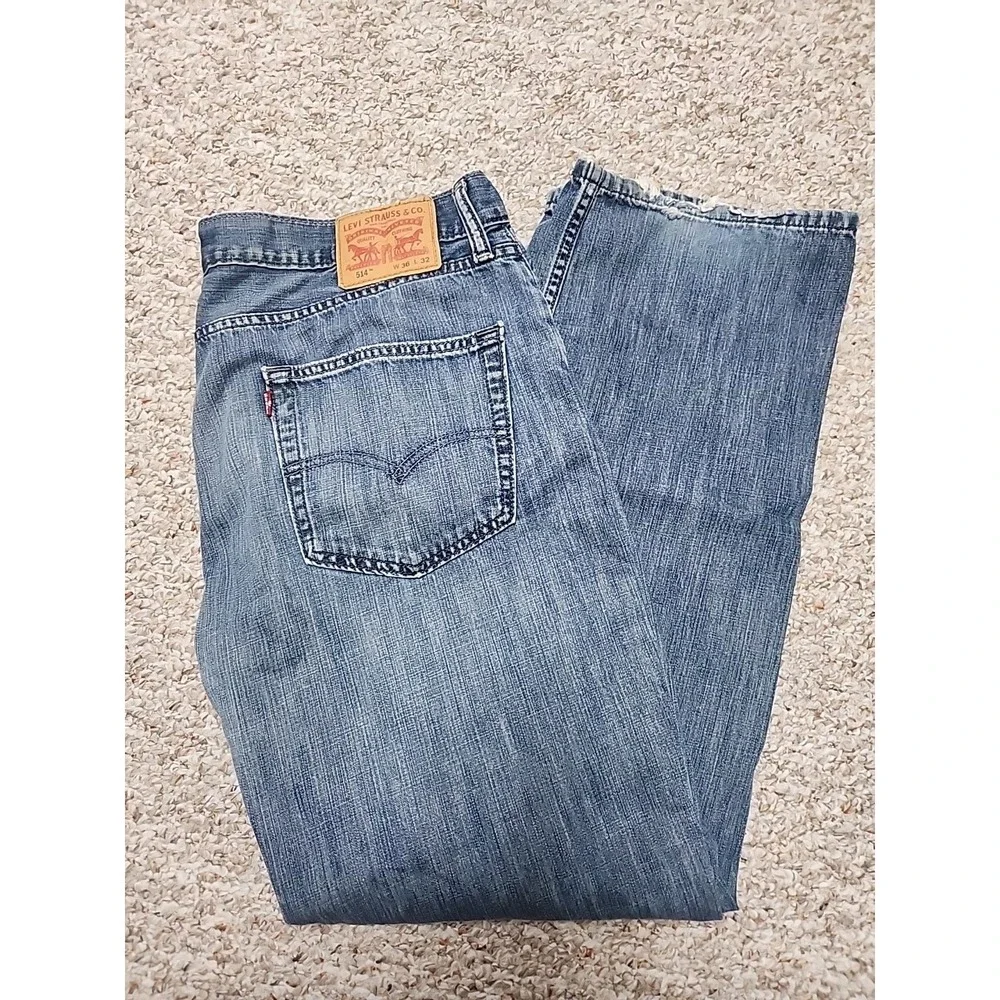 Levi's 514 Jeans Mens tag 36x32 (36x30) Light Wash Straight Fit Distressed Denim